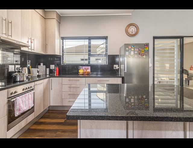 3 BEDROOM FREEHOLD FOR SALE IN PARKLANDS NORTH